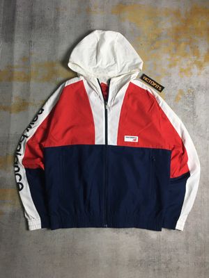 Jaket Windbreaker New Balance