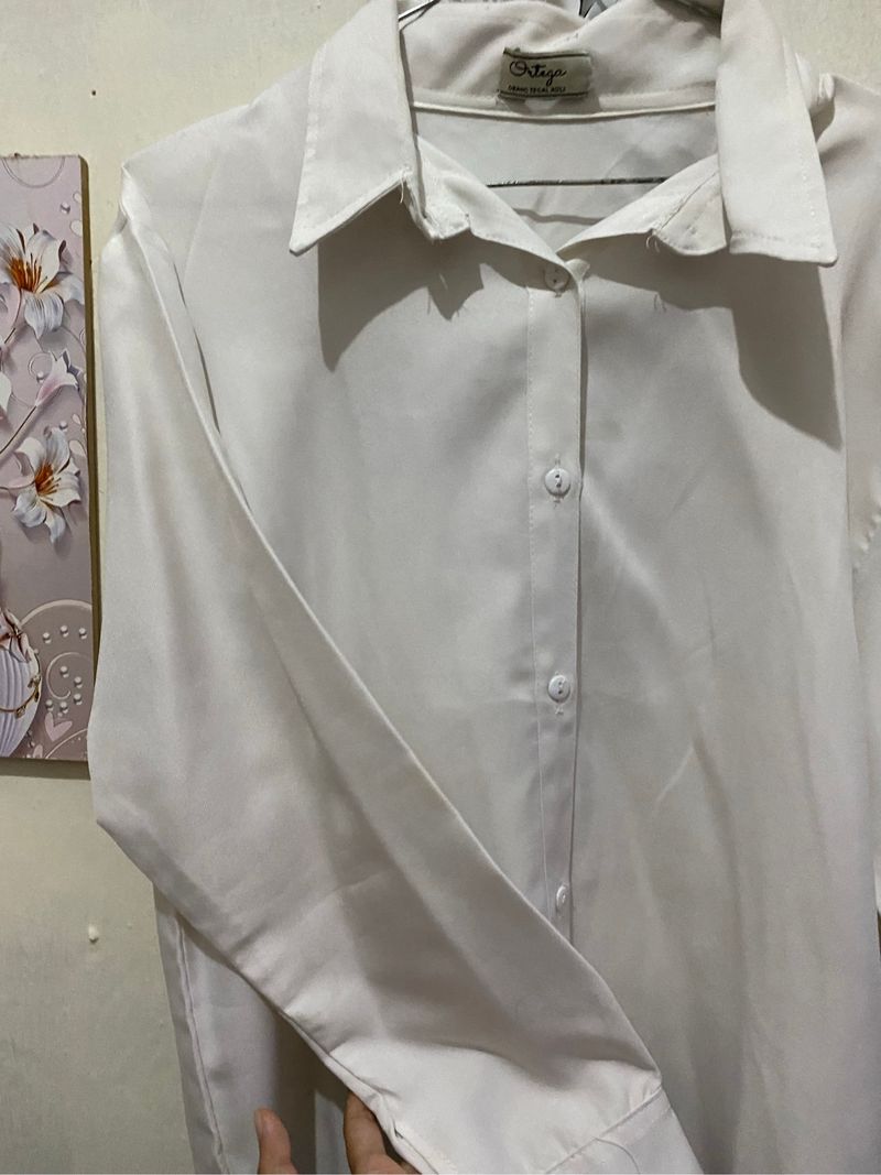 kemeja putih, foto 2