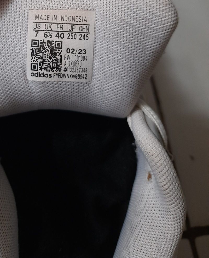 Sepatu Adidas, foto 5