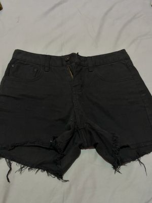 black short jeans