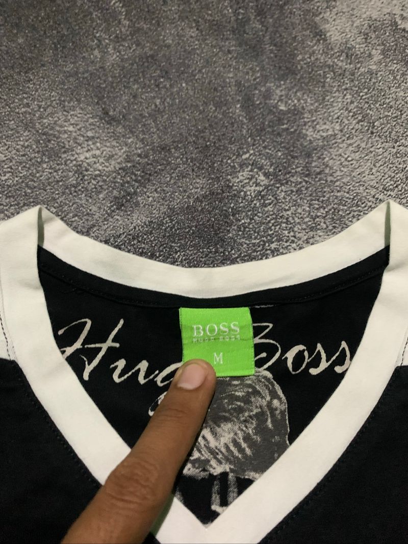 Hugo Boss Small Logo Vneck Tee, foto 3