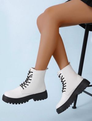 Lace-up Front Combat Boots - Sepatu Boots