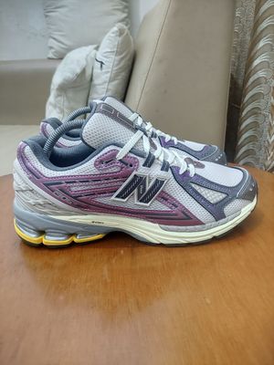 NB 1906R Licorice