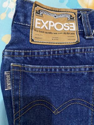 Celana levis wanita