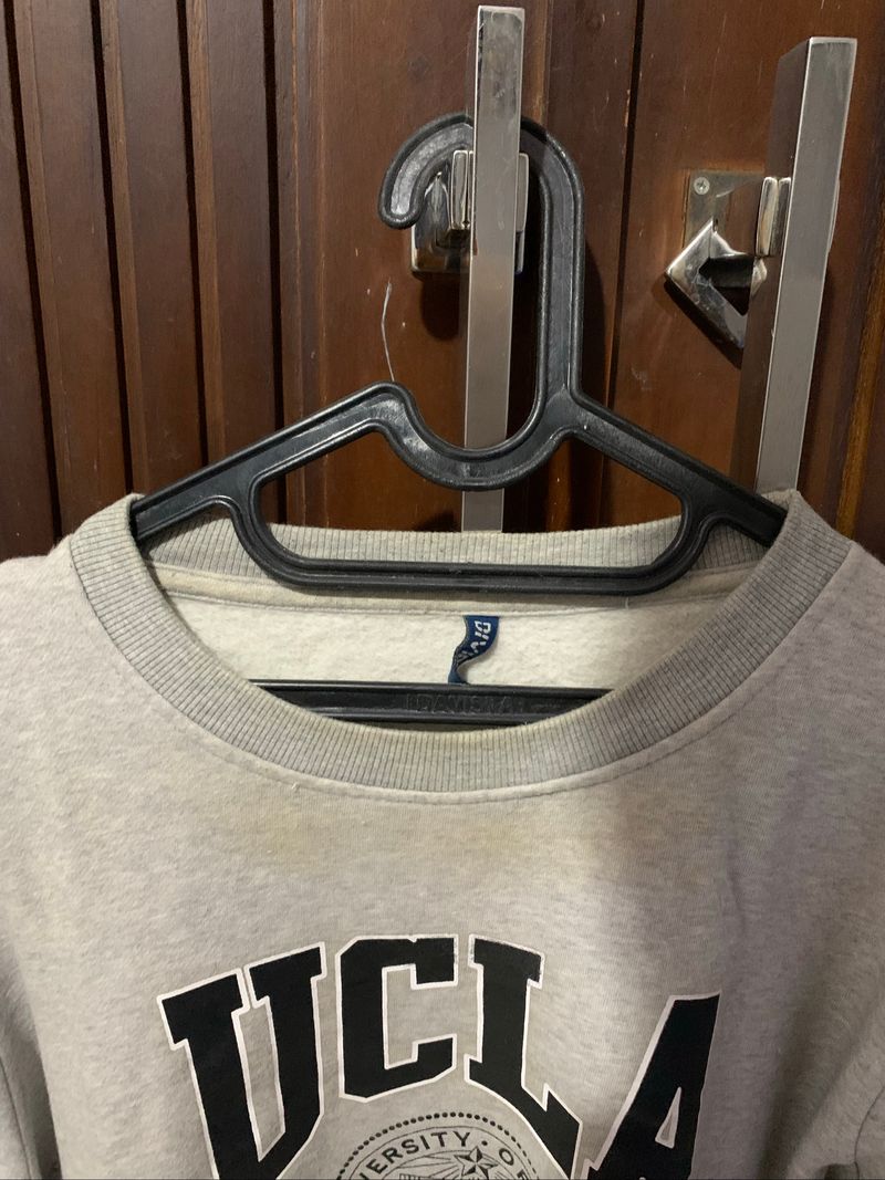Sweater H&M Divided UCLA Abu-Abu, foto 3