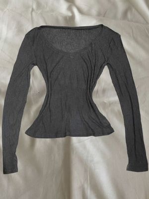 grey v-neck off shoulder long sleeve top ✧