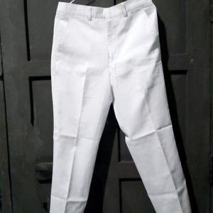 Celana formal putih