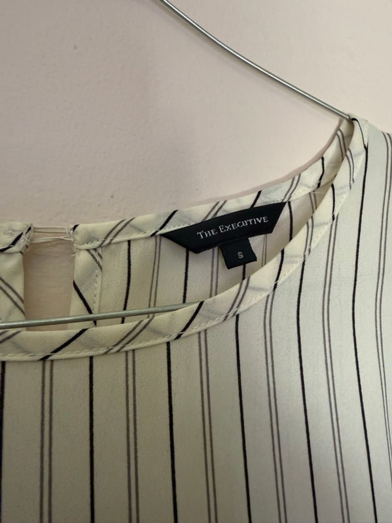 The Executive Blouse, foto 3