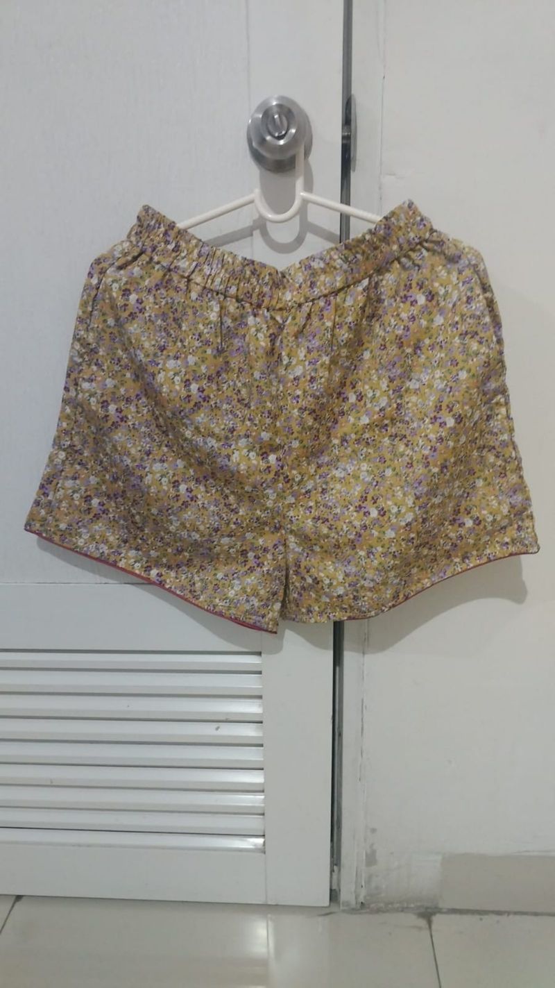 1 Set Setelan Blouse dan Hot Pants, foto 4