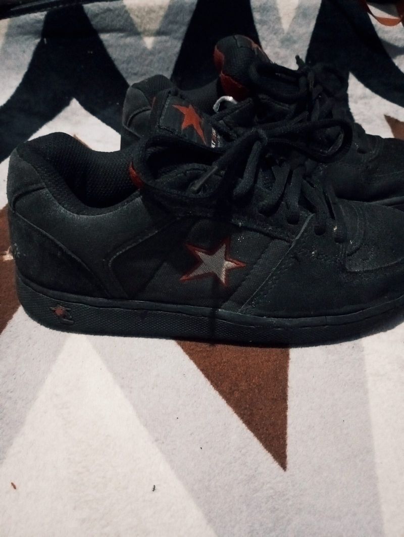 Sepatu skateboard one star, foto 2