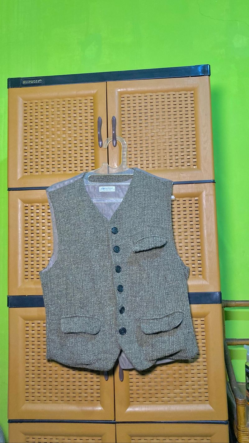 Vest, foto 2