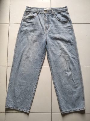 Loose light washed jeans from miss jeans