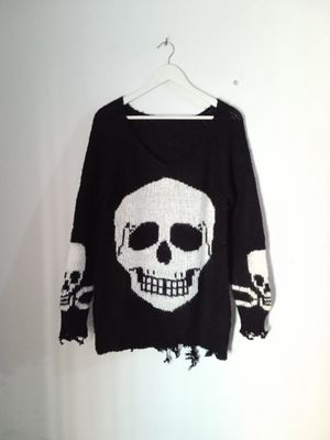 Vintage Knit Distress Skull