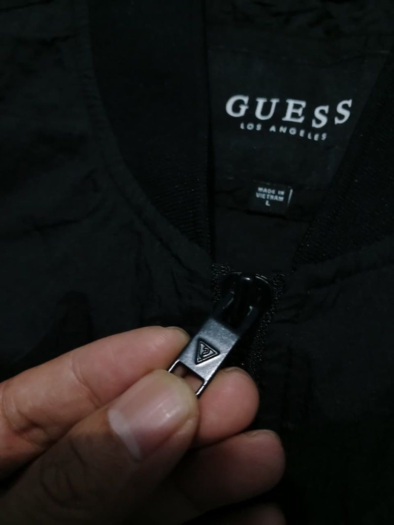 Guess windbreacker jaket pria second thrift, foto 3