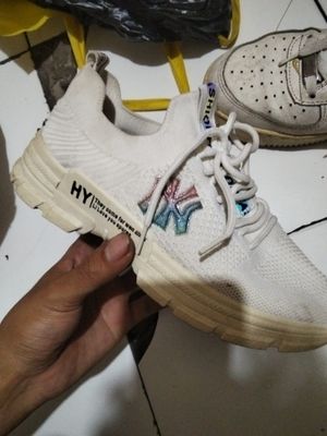 Sepatu cewe Yankes dan satu lagi