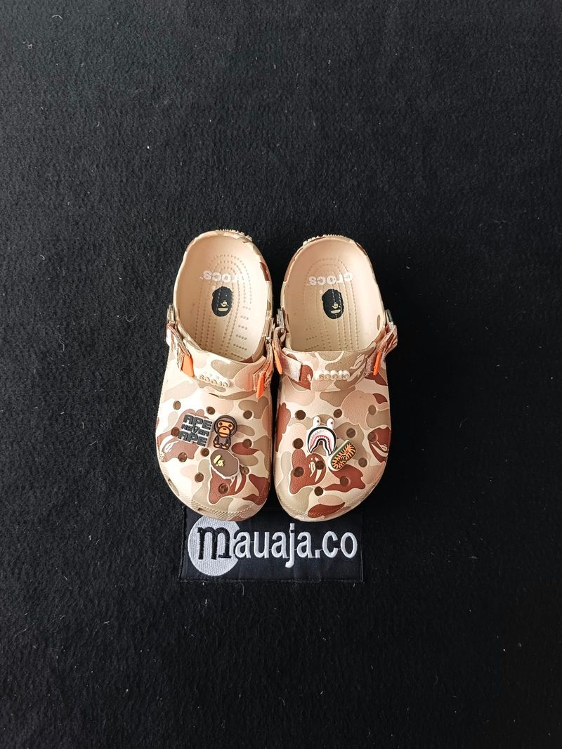 Sandals Crocs Clog Classic x A Bathing Ape, foto 3
