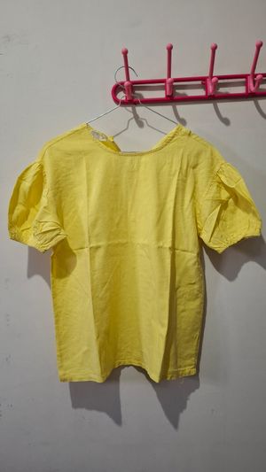 Blouse Kuning.