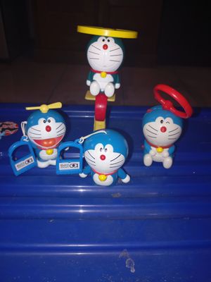 Mainan mcd Doraemon