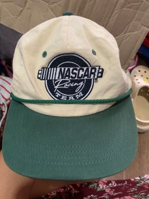 Topi Cotton:on x NASCAR