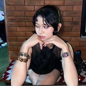 TRIFTH ADDICT
