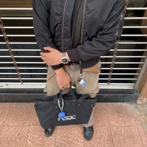 Rak sepatu el penuh