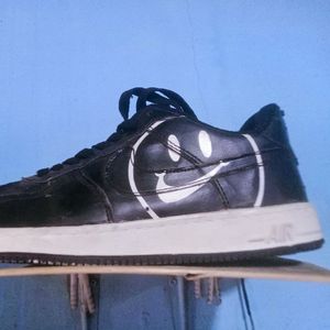 Toko Sepatu Bahagia