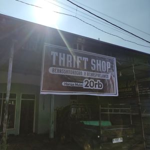 THRIFT SHOP XPRELOVED
