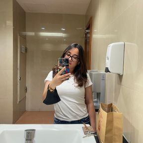 Ika Nanda Agustina