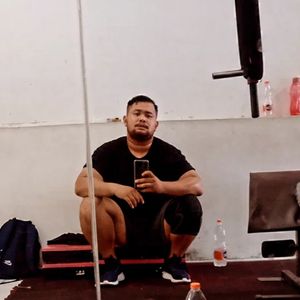 SNEAKERICHED